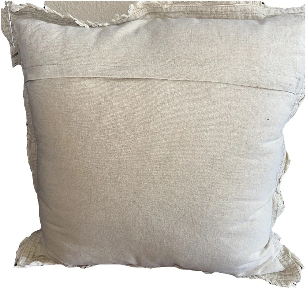 NWT Anthropologie Neutral Raw Hem 22x22in 100% Cotton Pillow‎ Retail $88